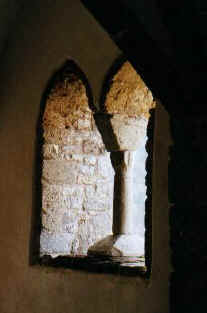 bifora del porticato di S. Pietr